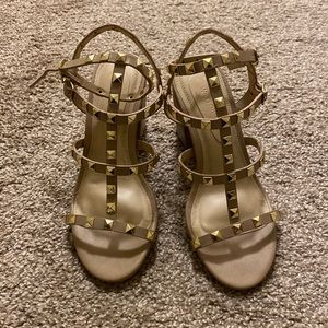 Never worn! Nude heels